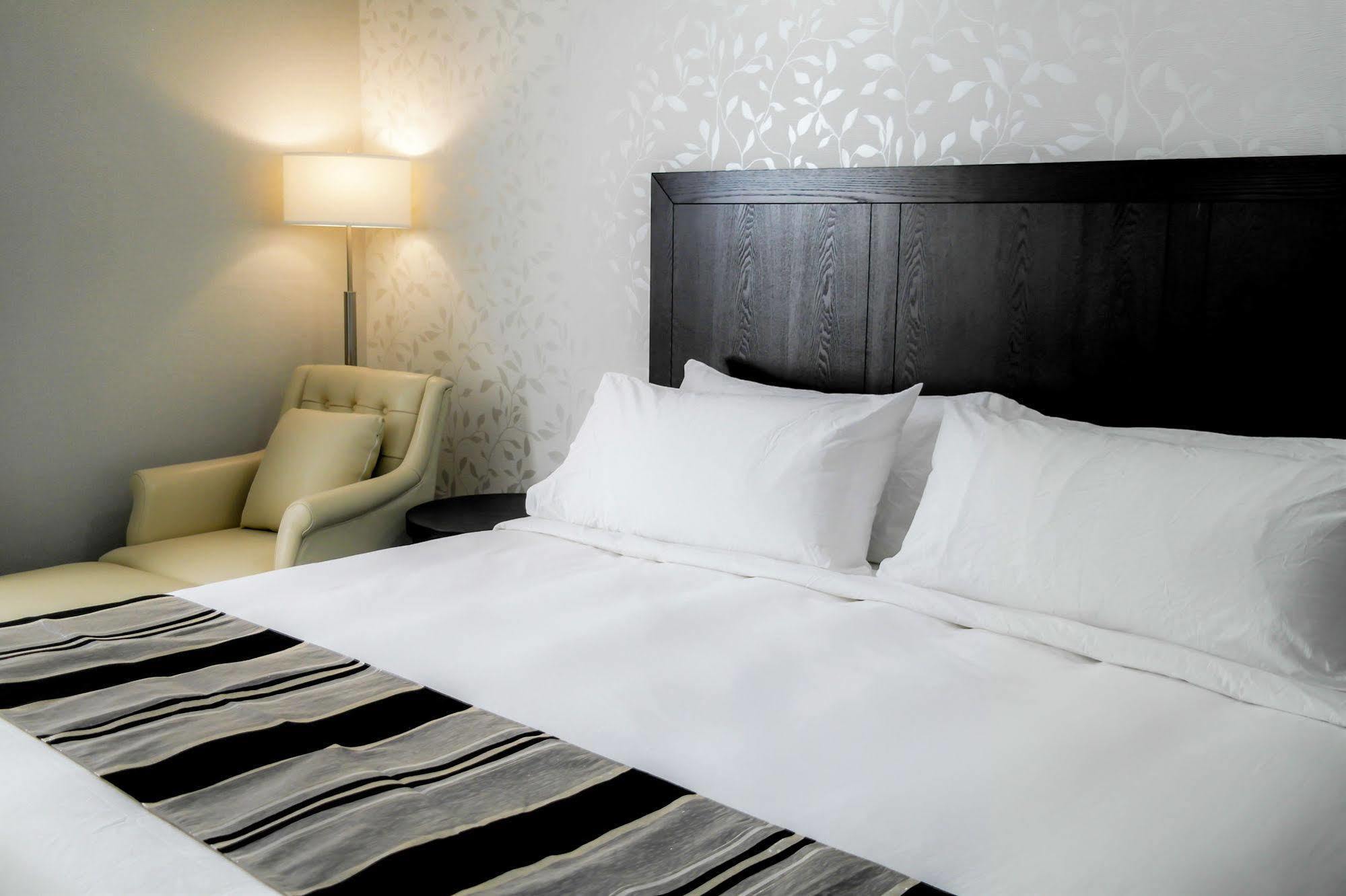 Stars Inn Leduc Eksteriør billede